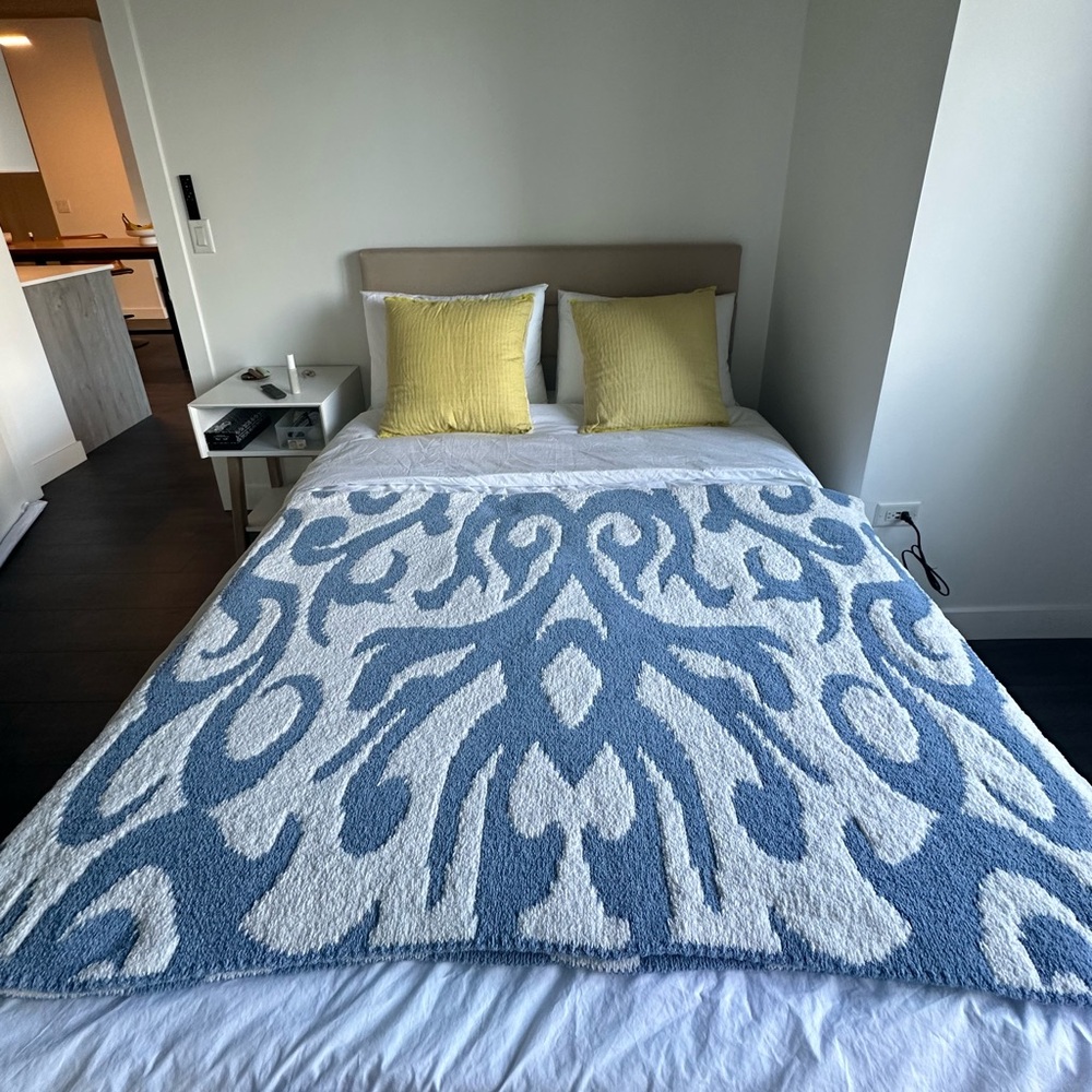 Sunday Citizen Throw Blanket